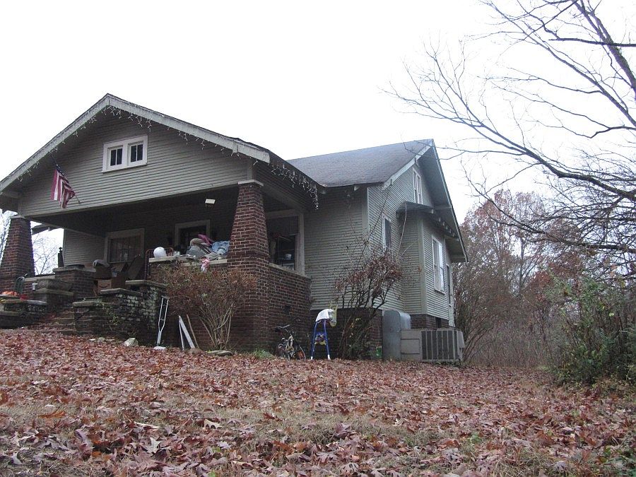 2nd image of 100 Washington Ave