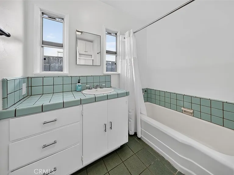 11407 Delano St — Photo 30