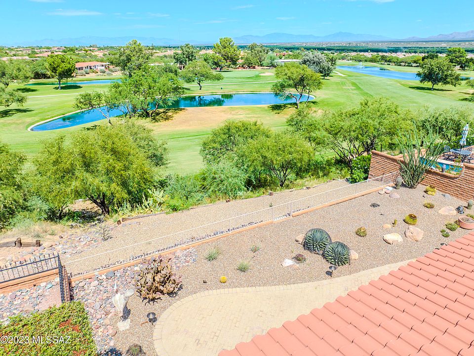 1st image of 796 W Desert Hills Dr