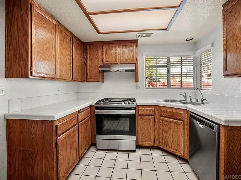 2129 Domingo Gln — Photo 12
