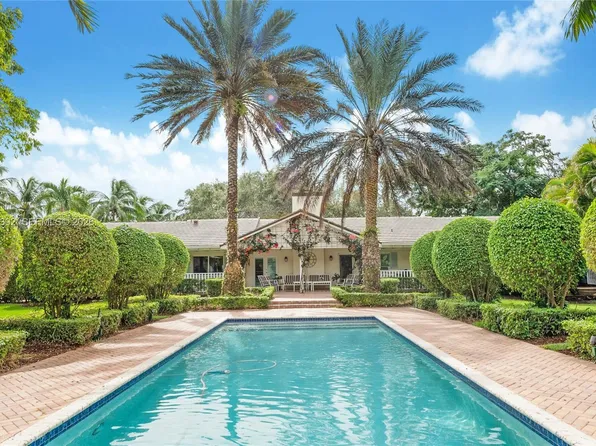 7345 SW 152nd St, Palmetto Bay, FL 33157