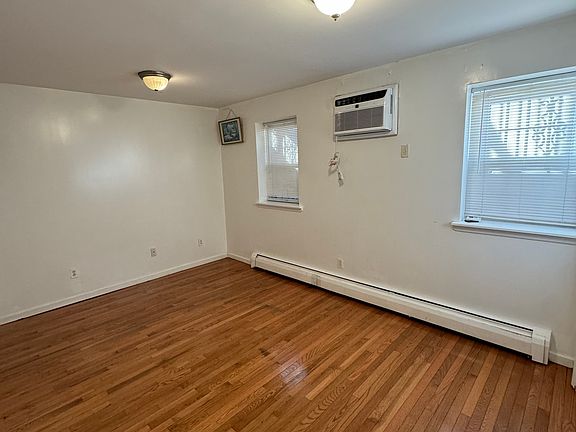 2nd image of 107-14 164th Pl #2