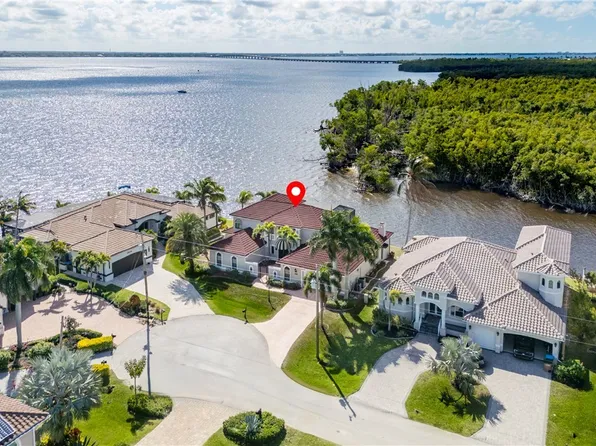 2374 Coral Point Dr, Cape Coral, FL 33990