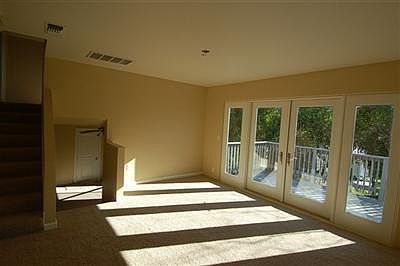 4th image of 4677 Missouri St