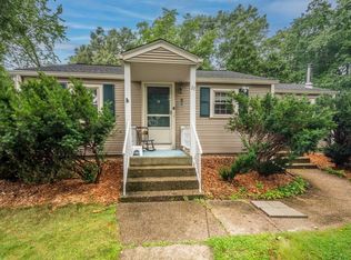 27 Elm St, Bellingham, MA 02019