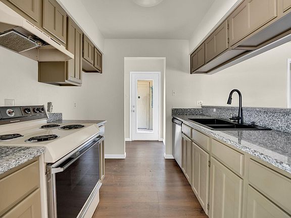 5th image of 728 Woodland Ct