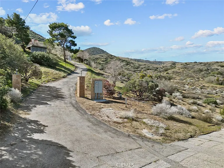 1138 Lakeview Dr — Photo 5