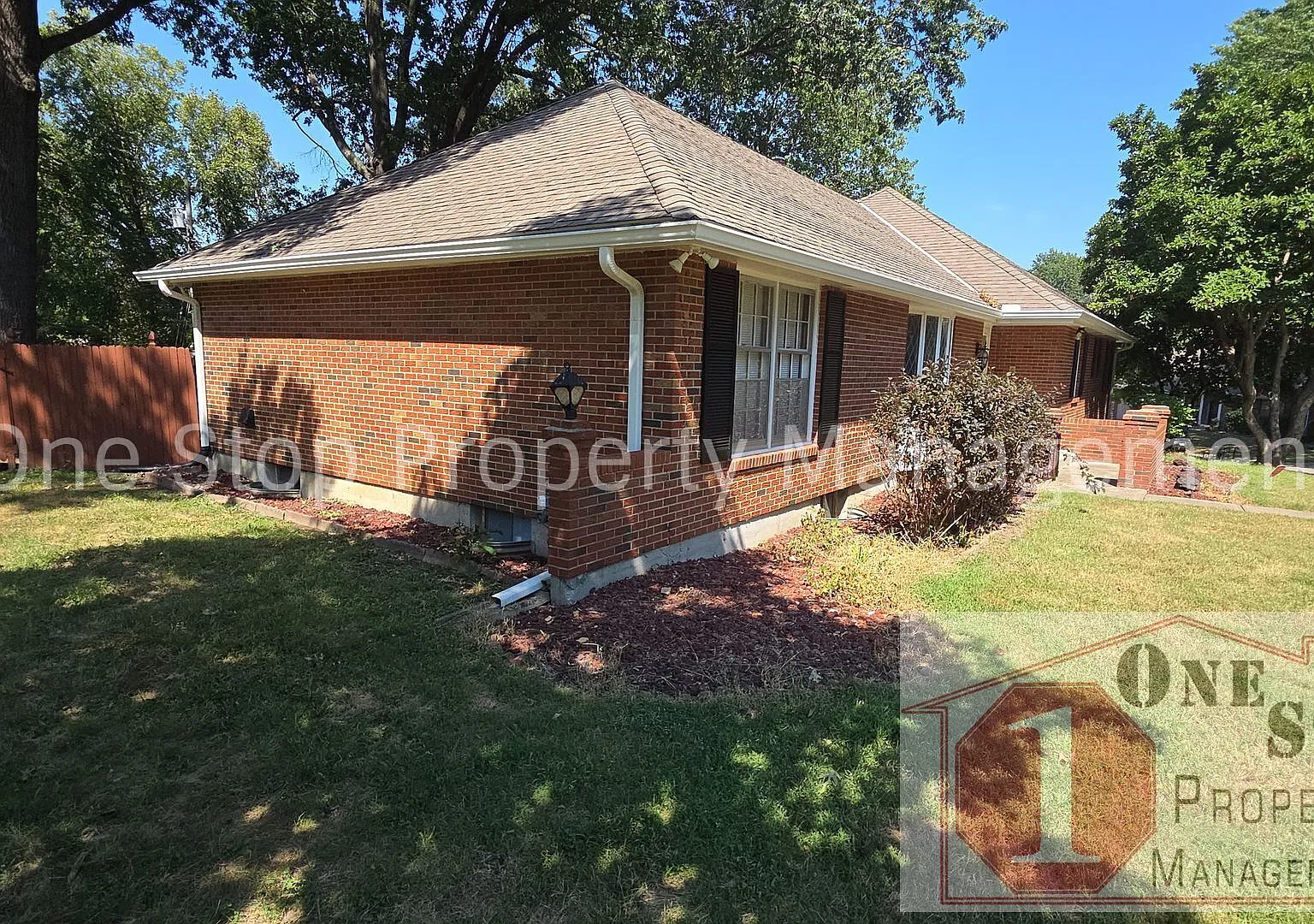Huge 4 Bedroom, 4 Bathroom in Independence! — Photo 2