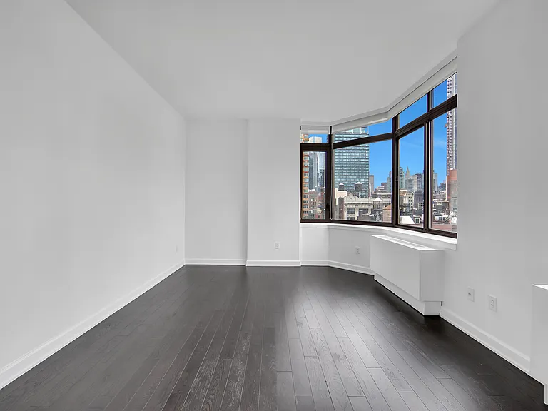 77 W 24th St #20J — Photo 9