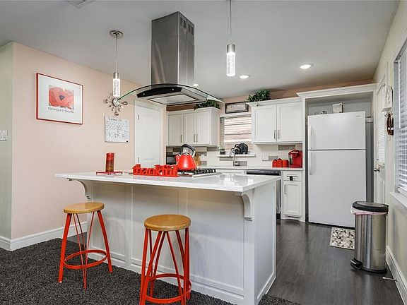 2nd image of 4824 Paloduro Ln