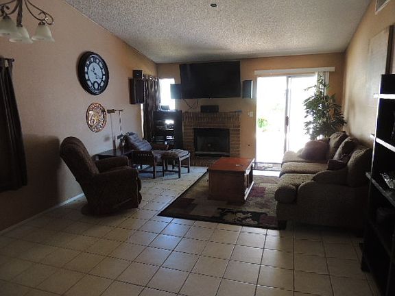 5th image of 640 Paulson Dr