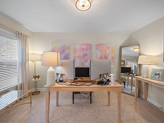 2nd image of 1417 Crafton Way