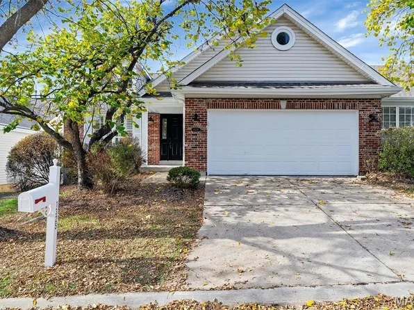 1325 Golden Point Dr, Saint Louis, MO 63146