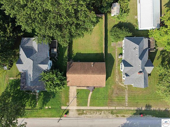 3rd image of 406 E Florence St