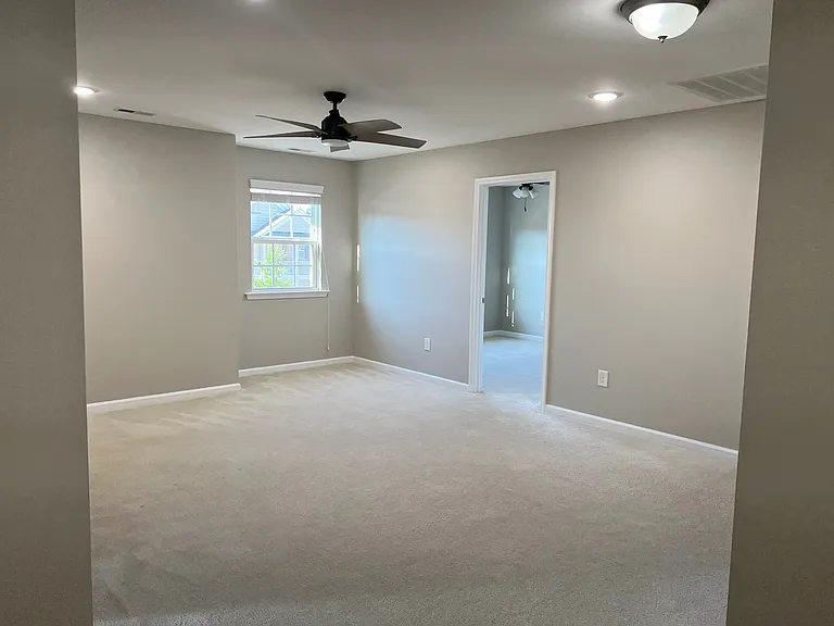 525 Parlier Dr — Photo 13