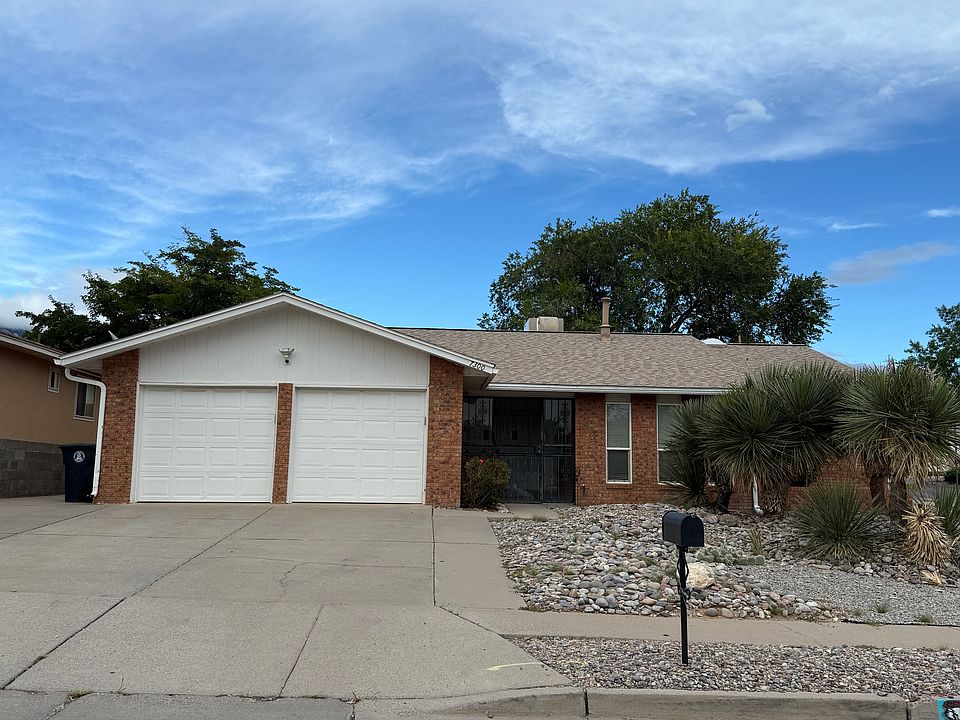 Front view of home