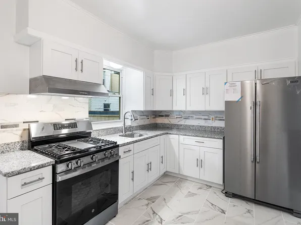 418 Winton St, Philadelphia, PA 19148