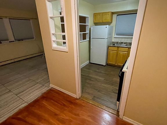 4th image of 15 Fairmount Ave