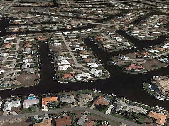 4th image of 124 Crescent Dr