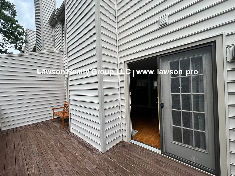 4715 Wembley Pl SW — Photo 2