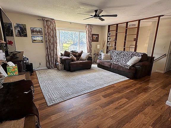2nd image of 1607 Linden Ave