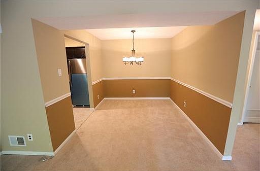 4th image of 35 Arrowwood Ln