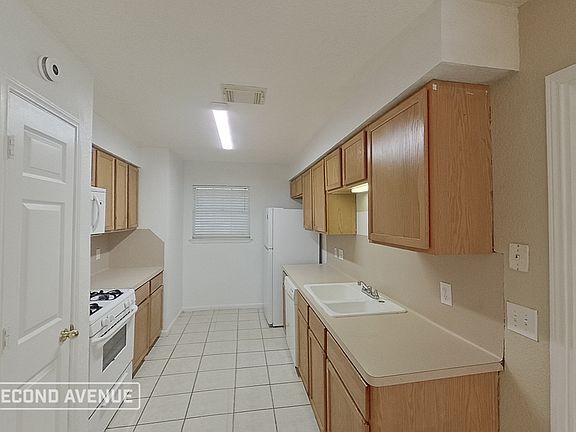 5th image of 1835 Wren Dr
