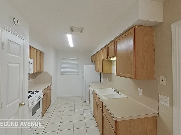 1835 Wren Dr — Photo 5