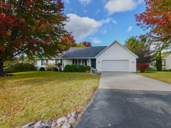 2234 Gingerwood Way, Green Bay, WI 54313