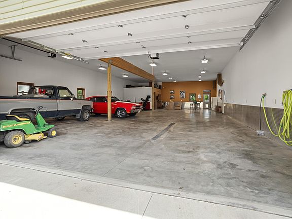 4th image of 606 3rd St E