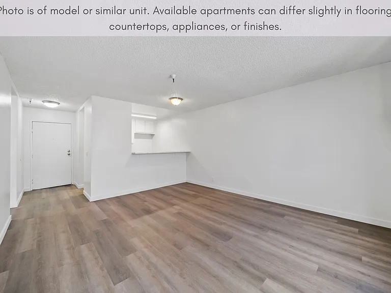 Suncrest Apartments — Photo 18
