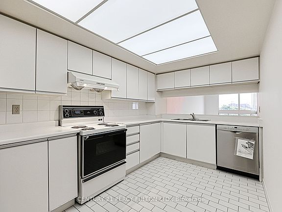 5th image of 5 Kenneth Ave #907
