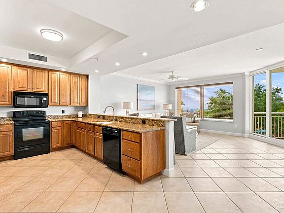 5th image of 10099 Nelle Ave Unit 303