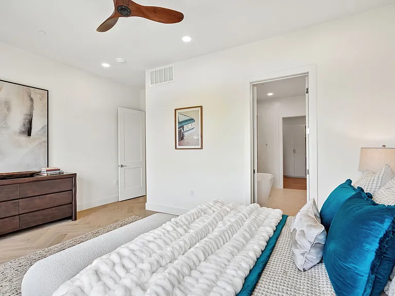 Residences at Southlake — Photo 19