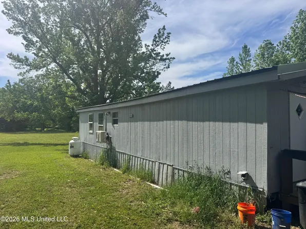 5426 Myrleville Rd, Yazoo City, MS 39194