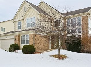 2399 White Barn Rd, Aurora, IL 60502