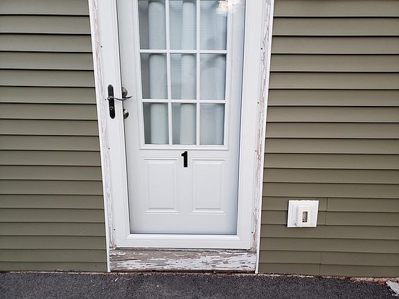 2nd image of 142 Burlington Ave #1