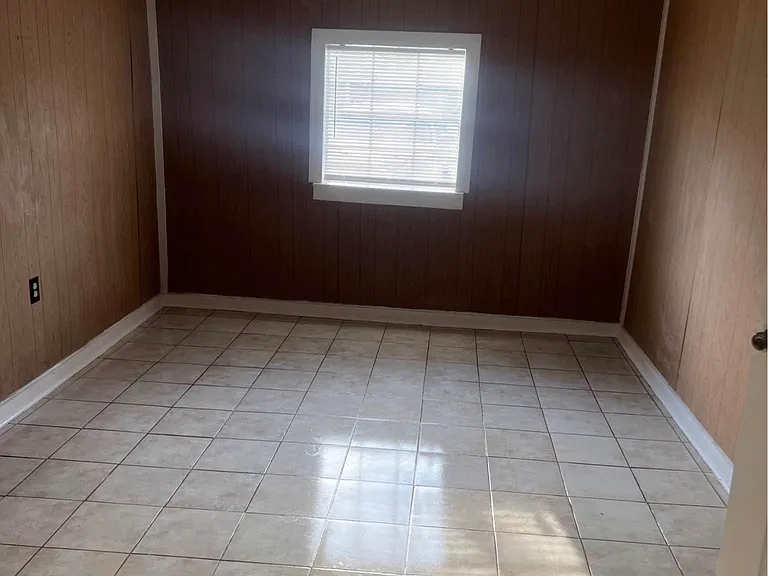 1209 Forrest Ave — Photo 5