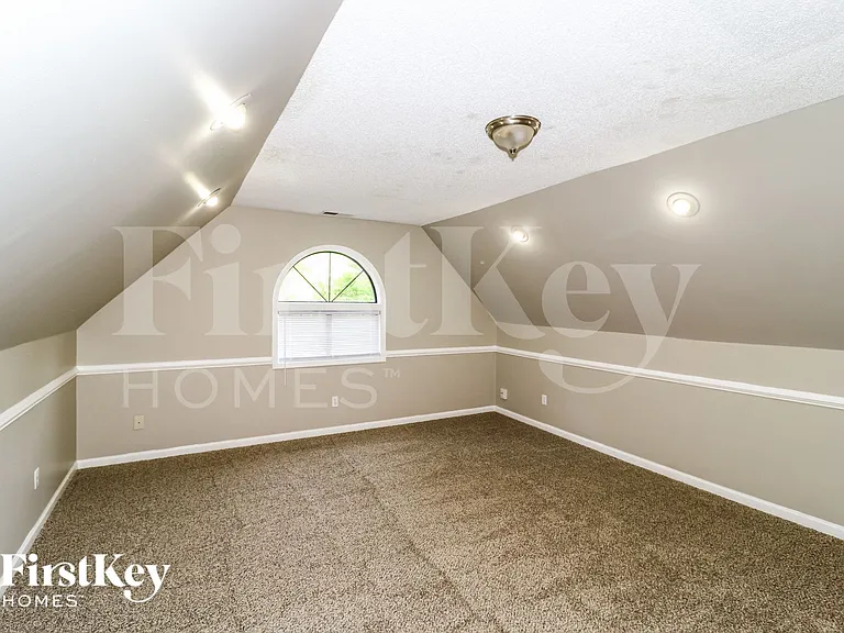 8686 Chris Suzanne Cir — Photo 13