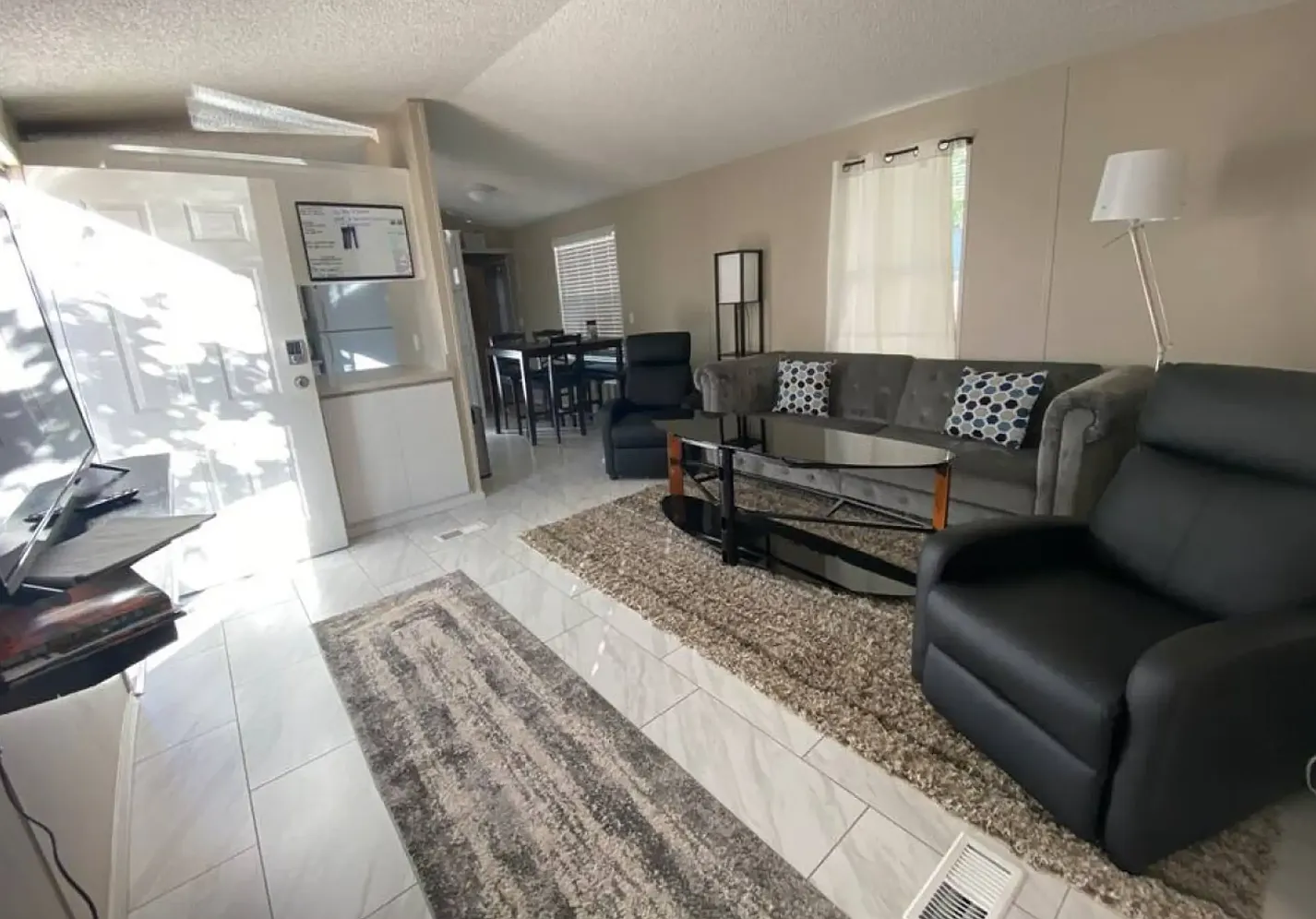 2 bed, 896 sqft, $1,200 — Photo 4