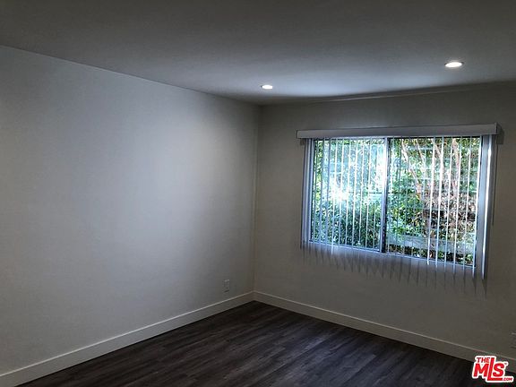 5th image of 917 Larrabee St APT 11