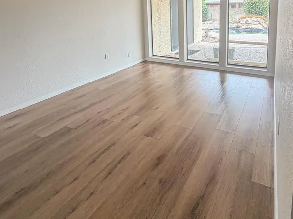 5115 W MERCER Lane, Glendale, AZ 85304