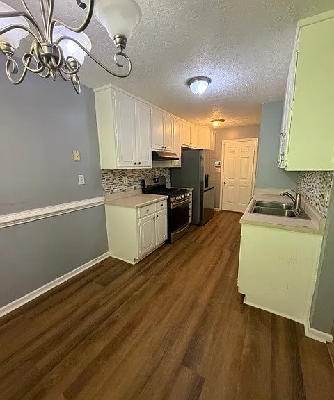 190 Oakwood Cir — Photo 4
