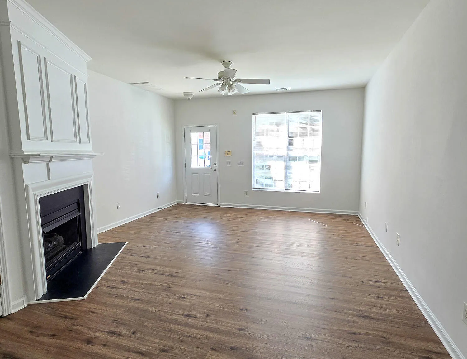 Studio, 2.0 bath, 1200 sqft, $1,695 — Photo 3