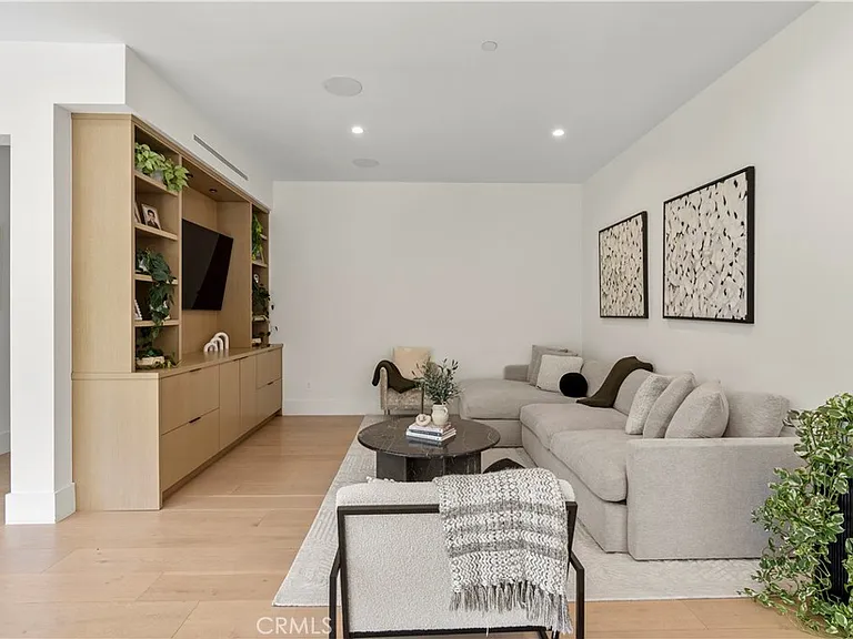5050 Arundel Dr — Photo 42