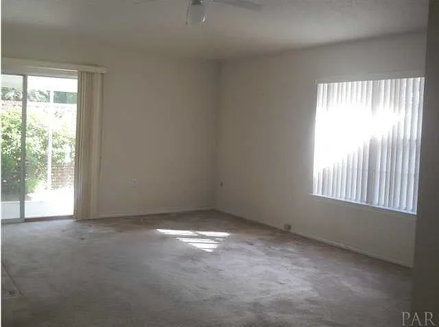 624 Eastwood Cir — Photo 4