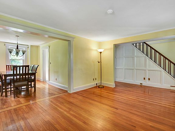 5th image of 509 Farview St