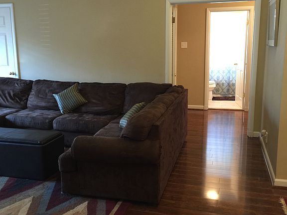 4th image of 942 Briarwood Ln