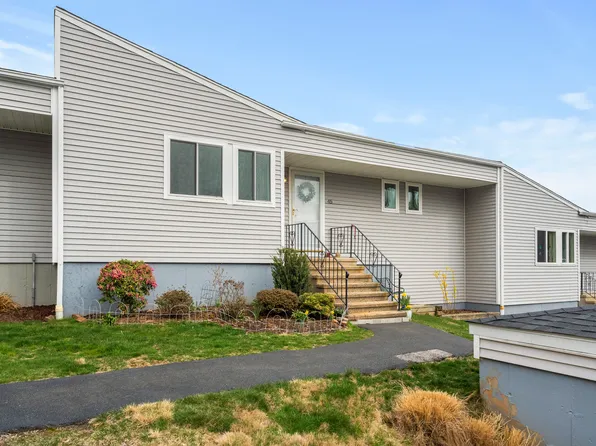 45 Stratton Way #45, Branford, CT 06405