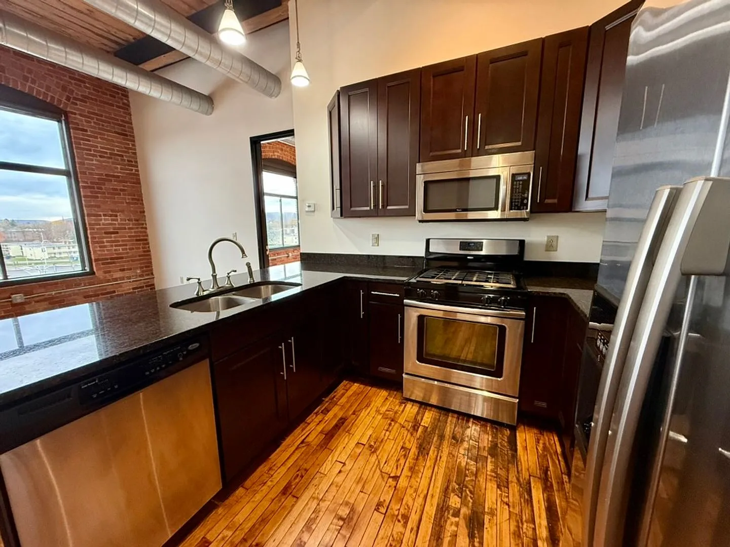 421 Broad Street — Photo 2